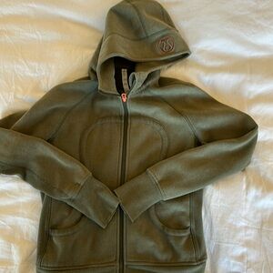 Lulu Lemon Sweatshirt